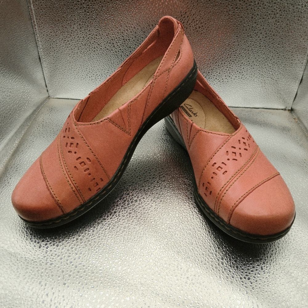 Clarks Salmon Colored Flats Women's Size 7.5